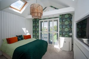 Bed 1- click for photo gallery